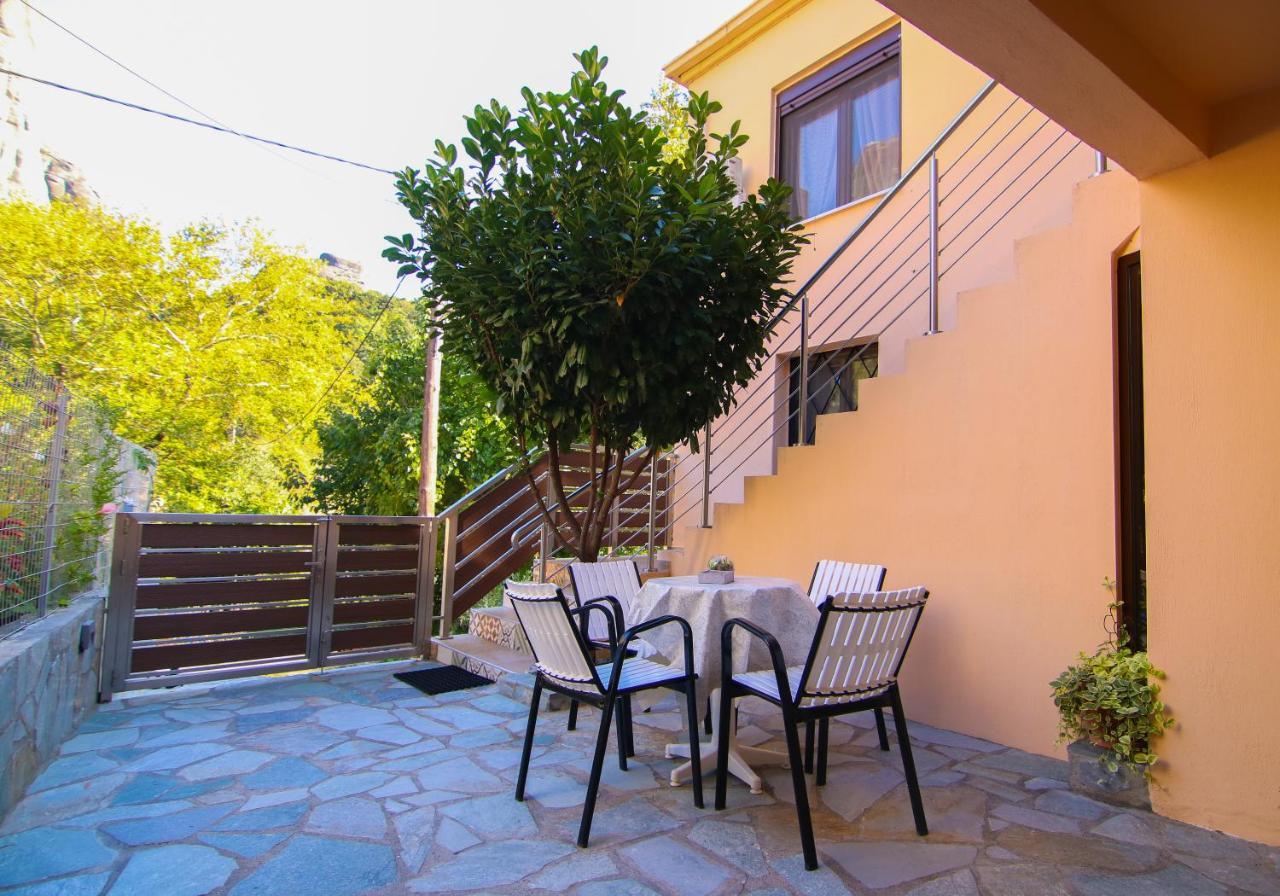 The House Under The Rocks Of Meteora 2 Διαμέρισμα Καλαμπάκα Εξωτερικό φωτογραφία